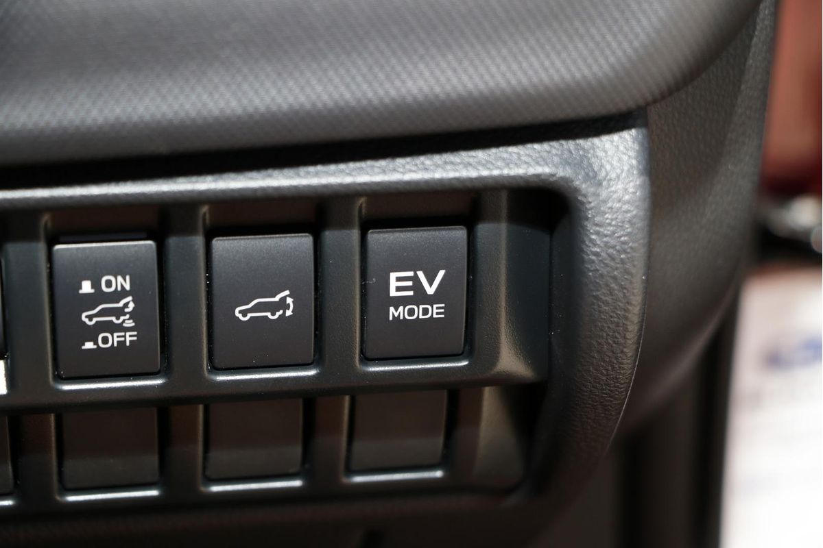 2025 Subaru Forester Hybrid Touring S6