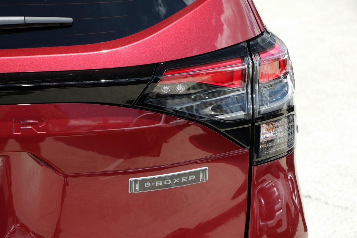 2025 Subaru Forester Hybrid Touring S6