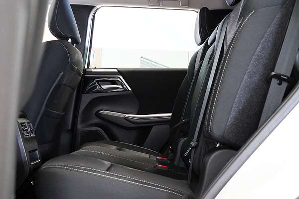 2021 Mitsubishi Outlander LS ZM