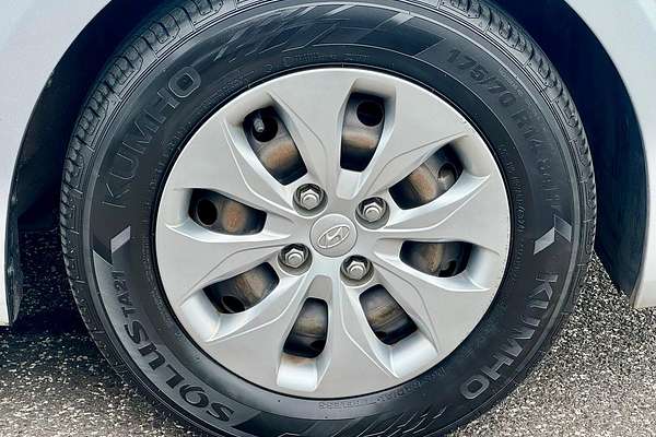 2016 Hyundai Accent Active RB3