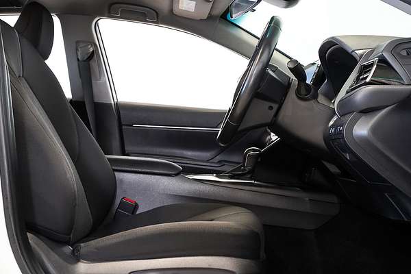 2021 Toyota Camry Ascent Sport AXVH70R