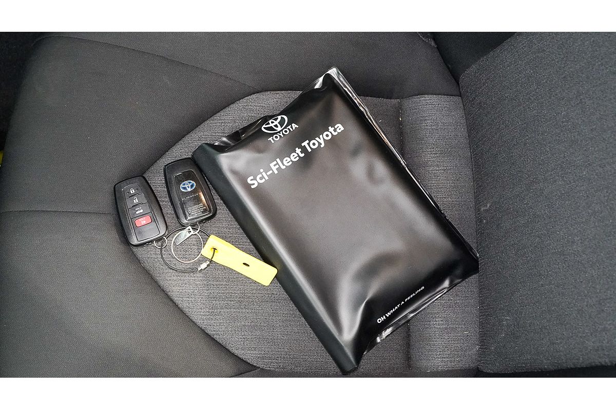 2021 Toyota Camry Ascent Sport AXVH70R