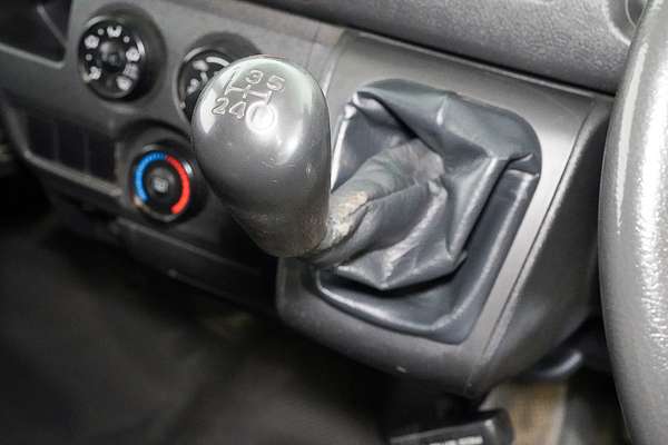 2016 Toyota Hiace TRH201R LWB