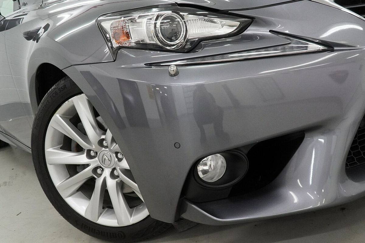 2014 Lexus IS IS300h Luxury AVE30R