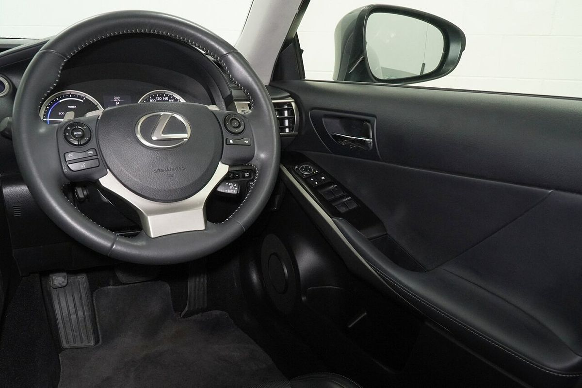 2014 Lexus IS IS300h Luxury AVE30R