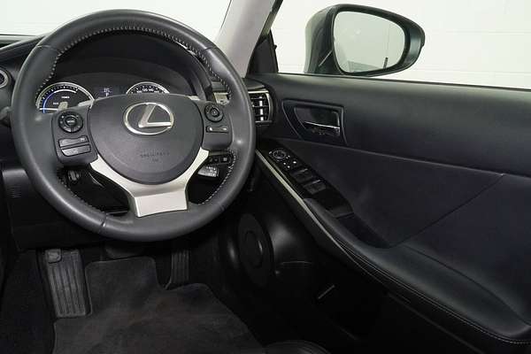 2014 Lexus IS IS300h Luxury AVE30R