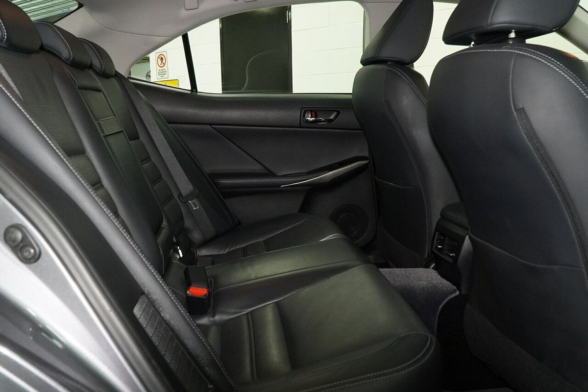 2014 Lexus IS IS300h Luxury AVE30R