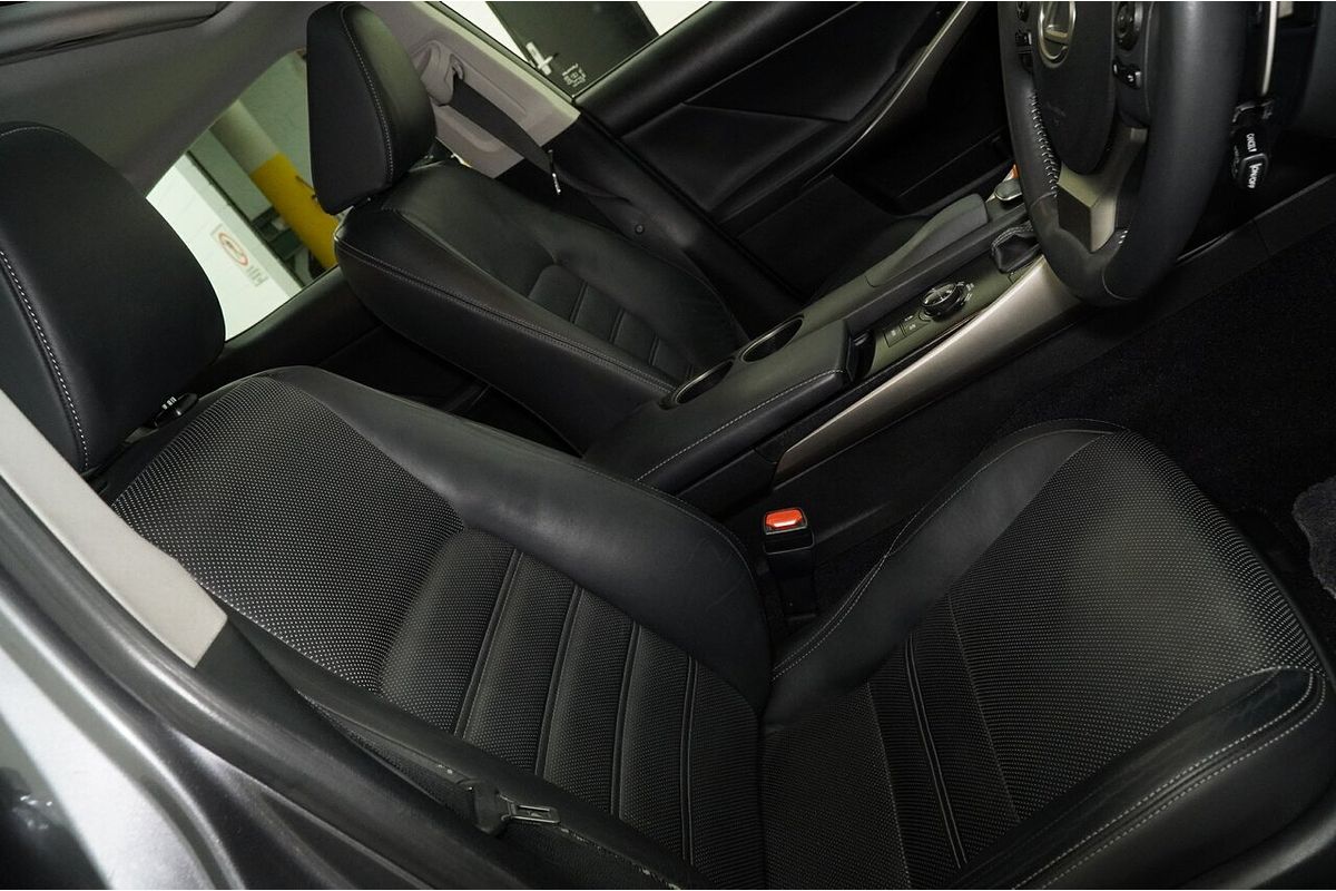 2014 Lexus IS IS300h Luxury AVE30R