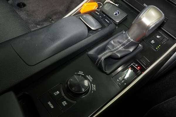2014 Lexus IS IS300h Luxury AVE30R