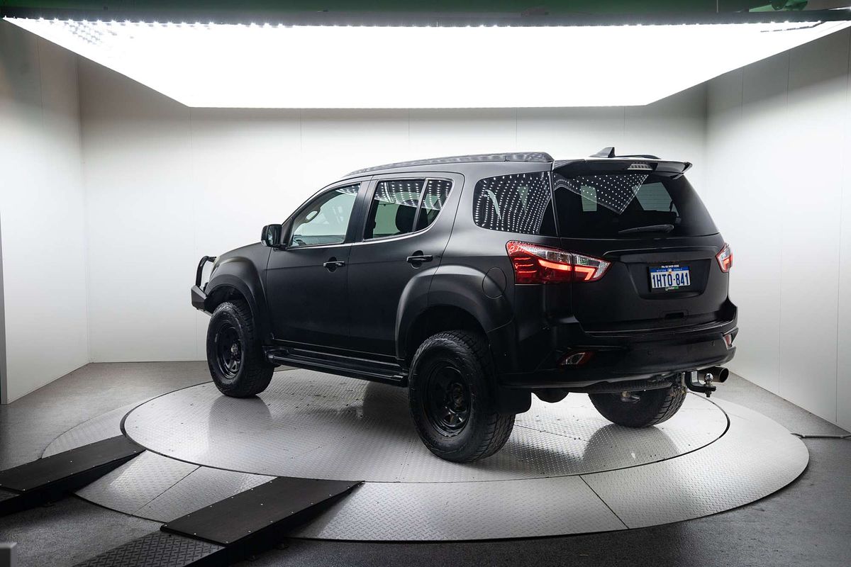 2018 Isuzu MU-X LS-T