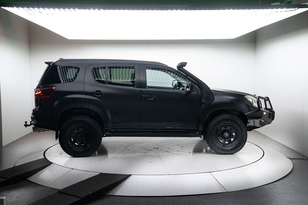 2018 Isuzu MU-X LS-T