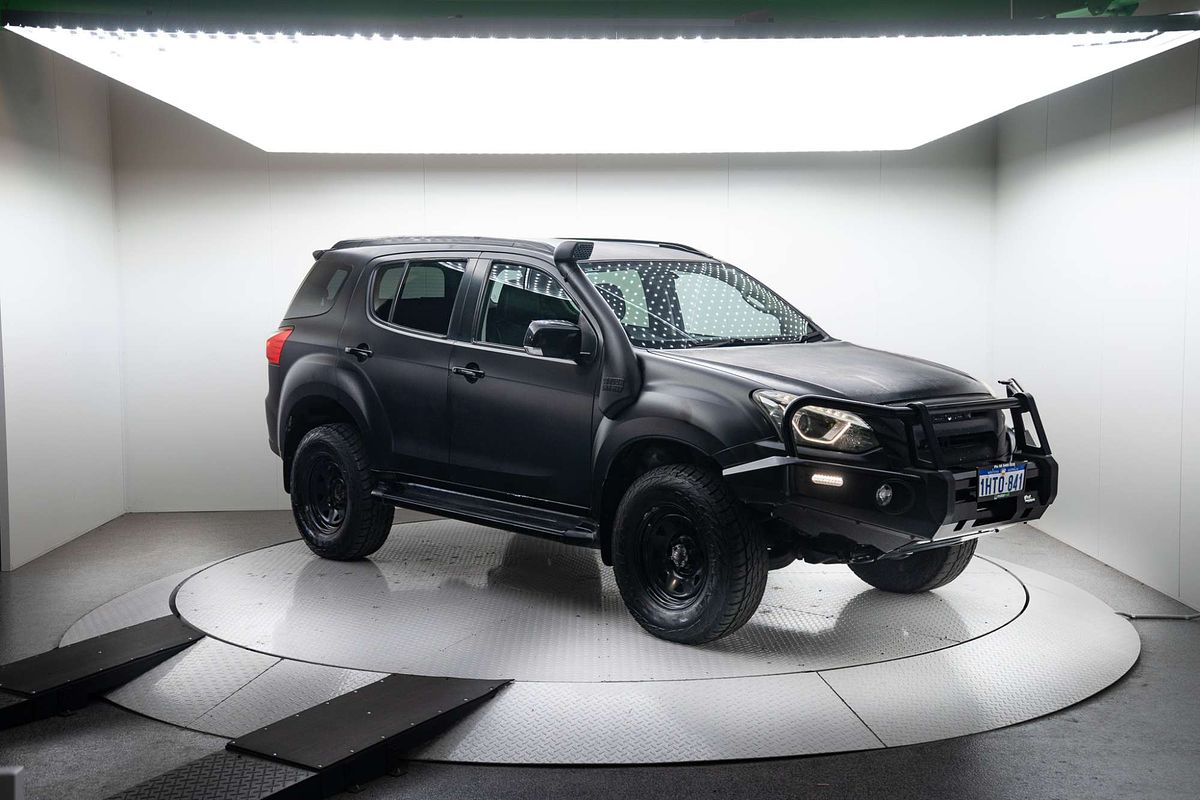 2018 Isuzu MU-X LS-T