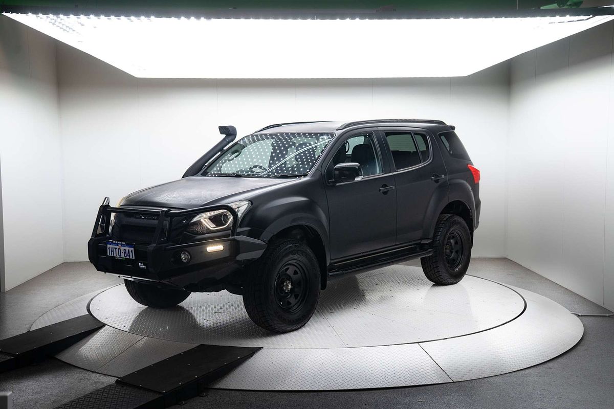 2018 Isuzu MU-X LS-T