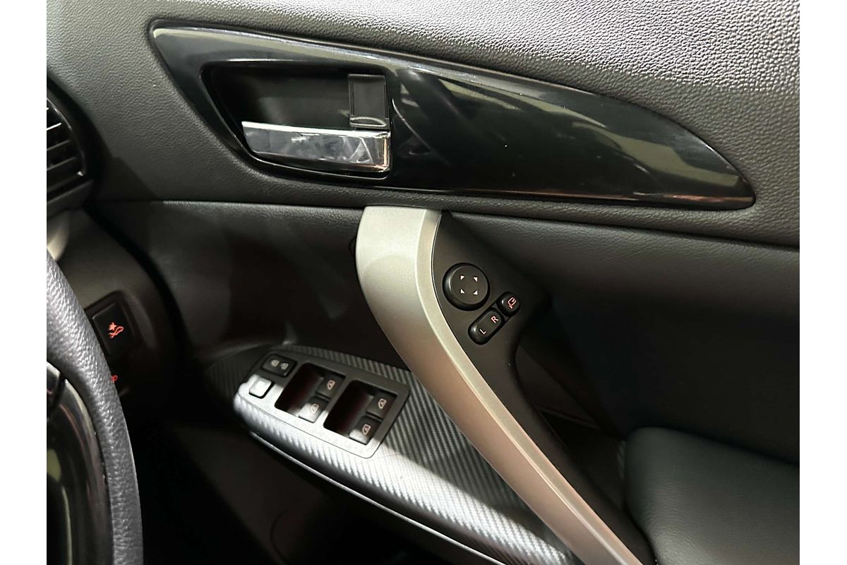 2023 Mitsubishi Eclipse Cross Exceed YB