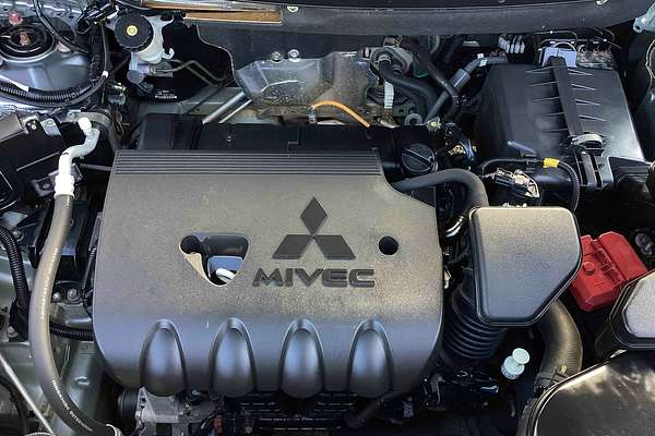 2021 Mitsubishi Outlander ES ZL