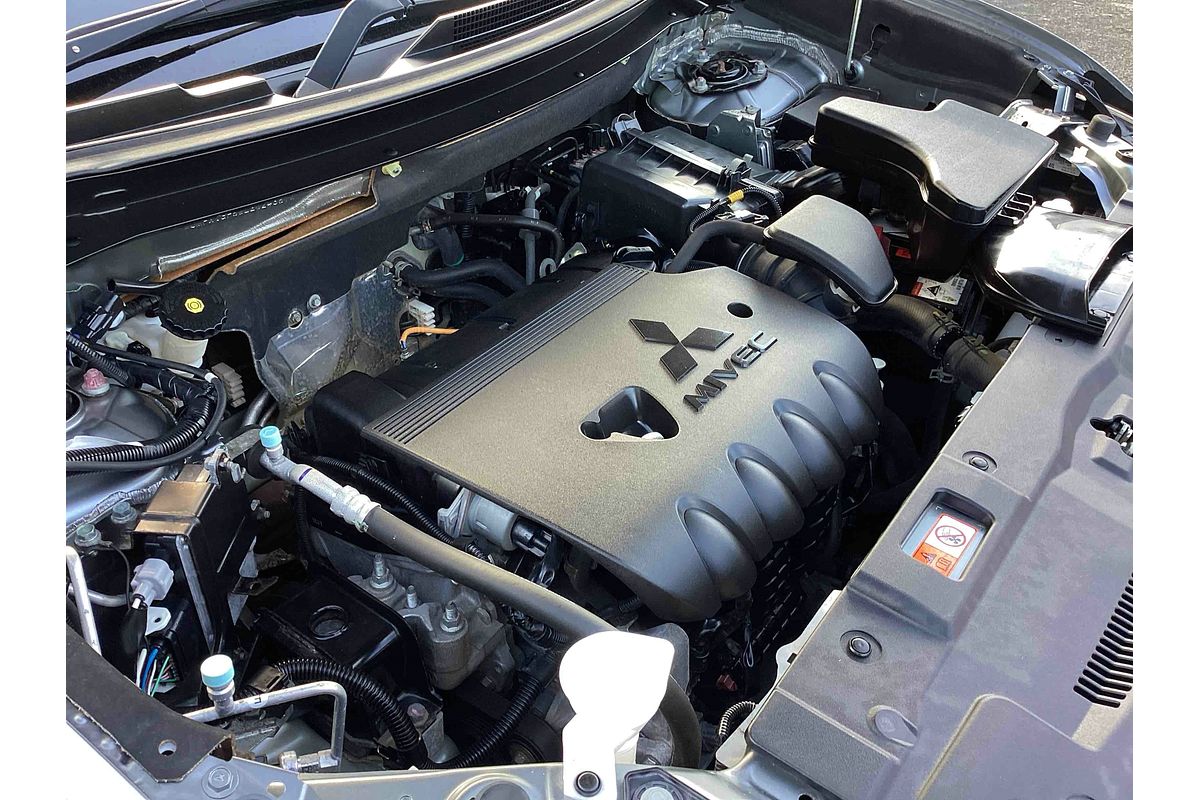 2021 Mitsubishi Outlander ES ZL