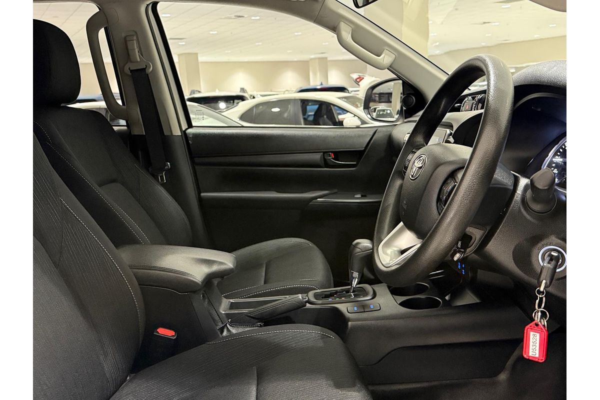 2022 Toyota Hilux SR GUN126R