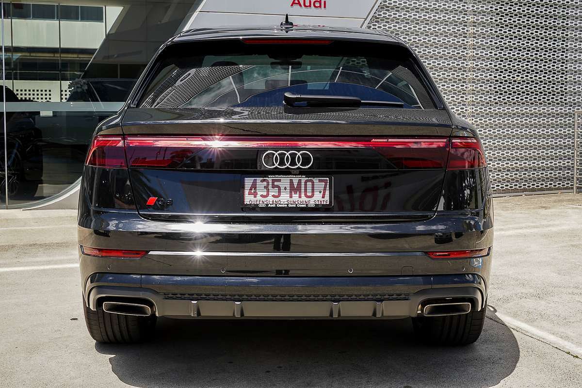 2024 Audi Q8 50 TDI S line F1