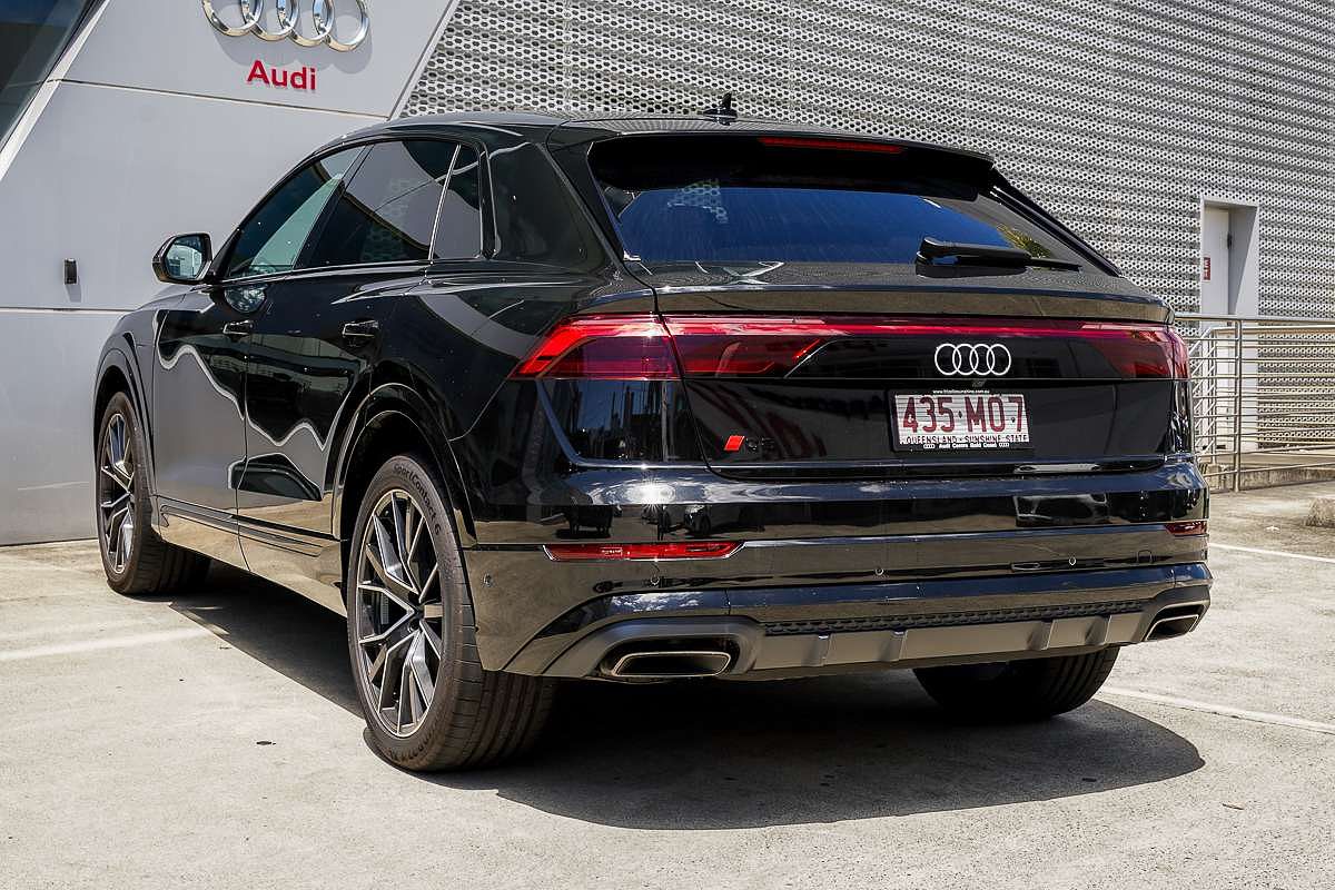 2024 Audi Q8 50 TDI S line F1