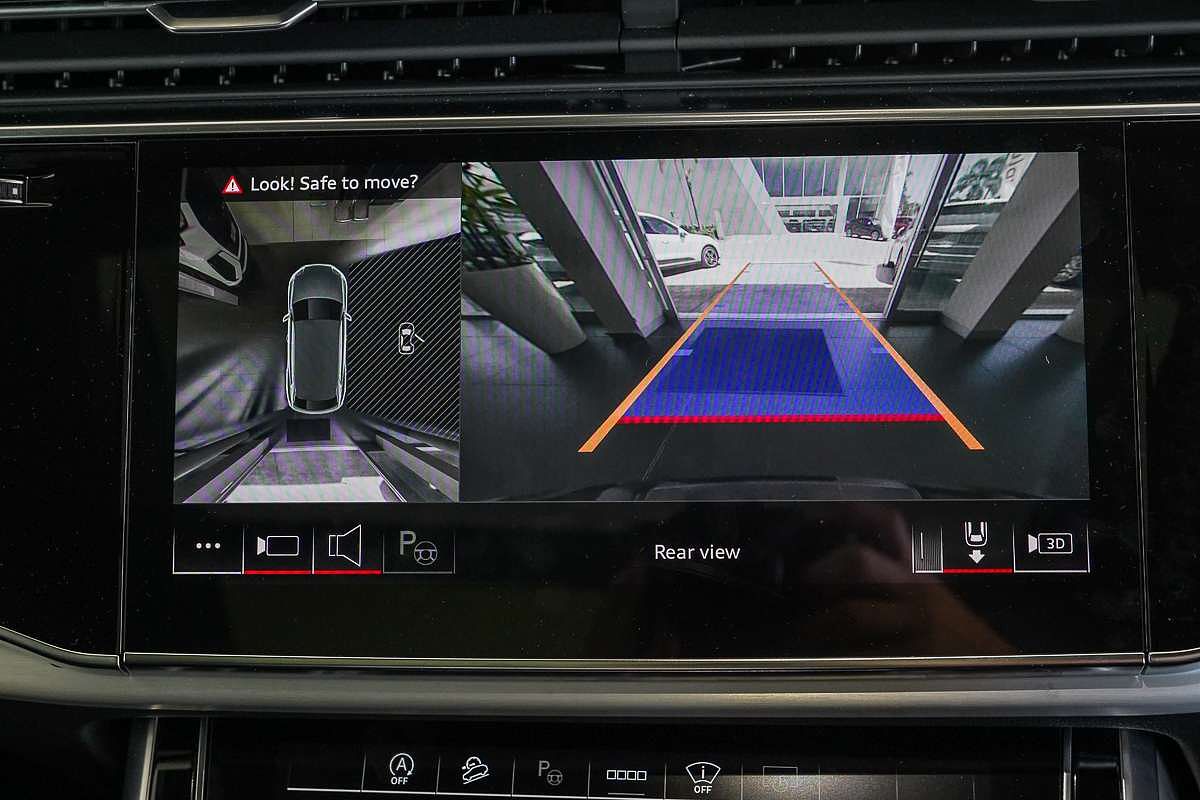 2024 Audi Q8 50 TDI S line F1