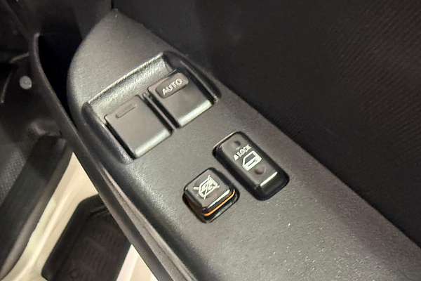 2017 Toyota Hiace KDH201R LWB