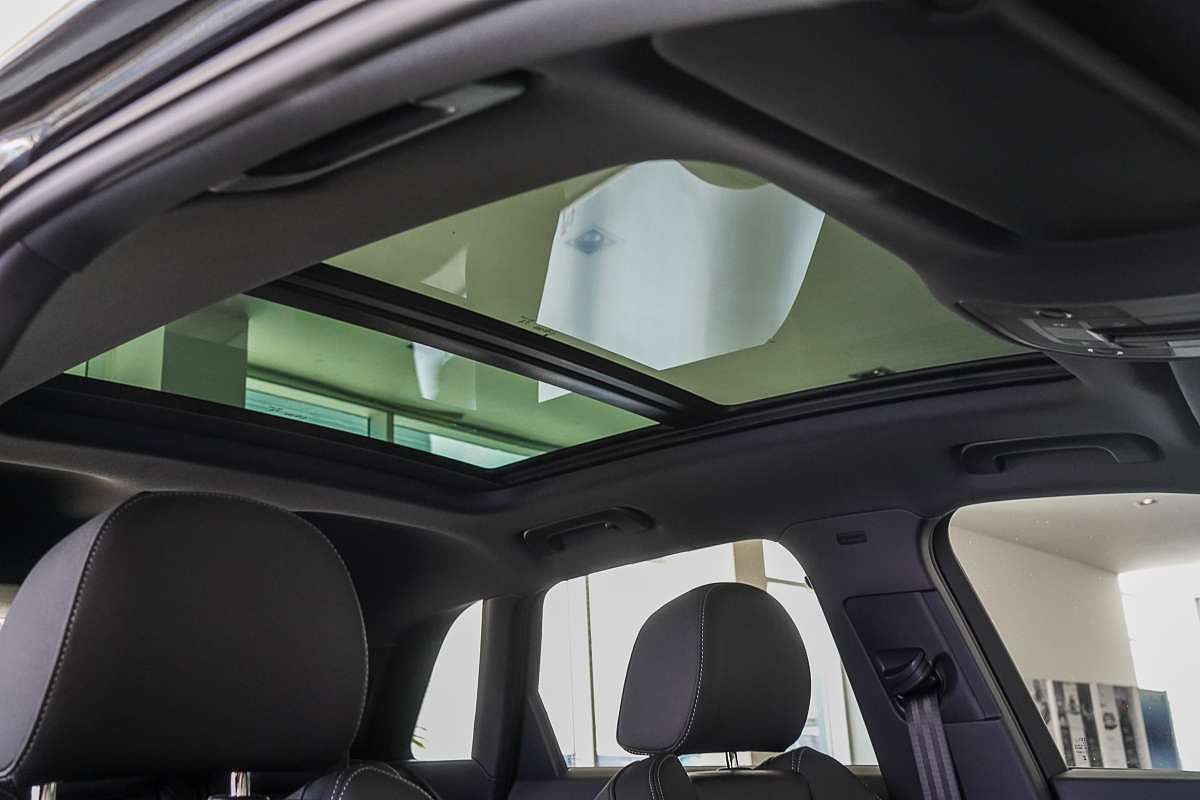 2025 Audi Q3 40 TFSI S line F3