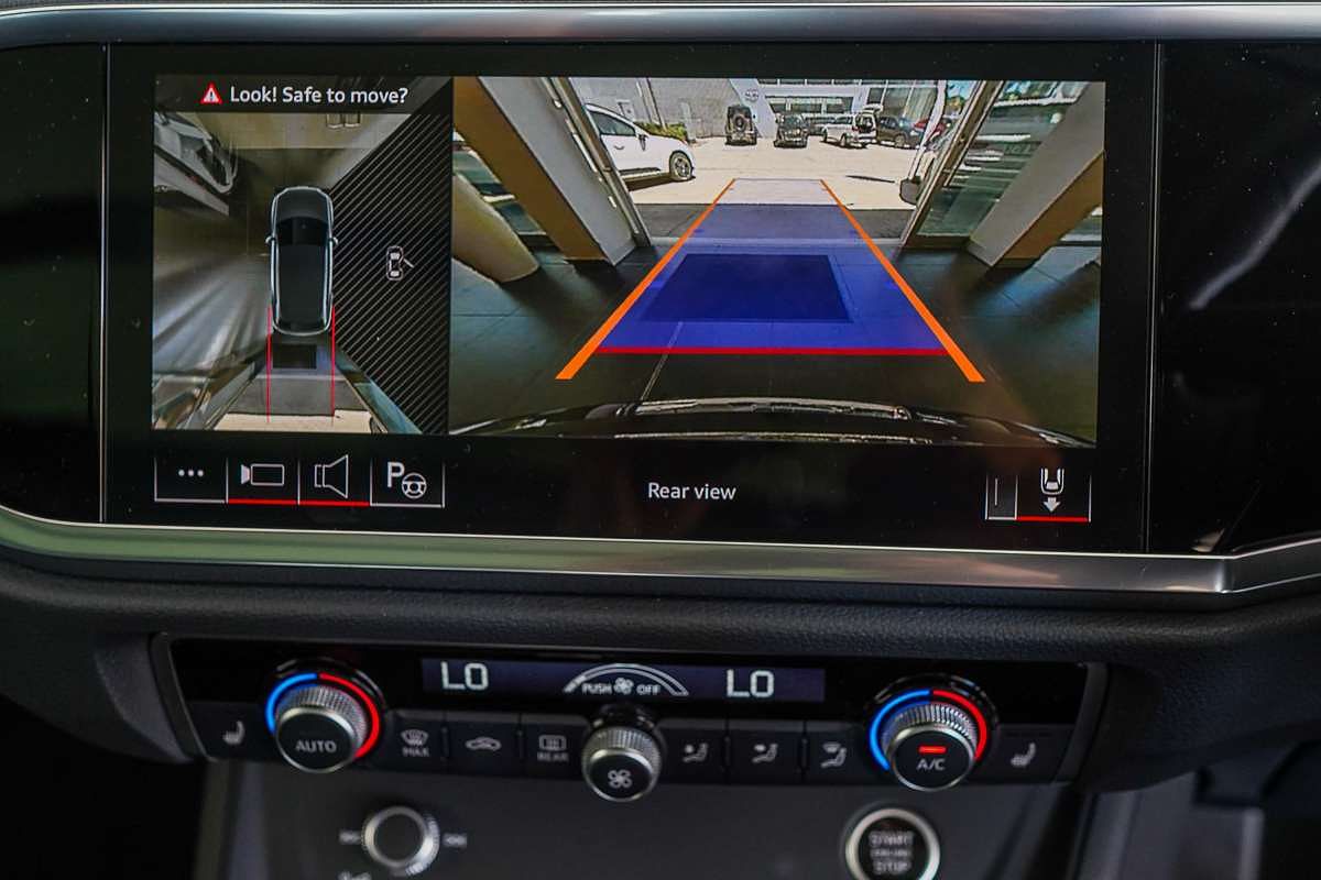 2025 Audi Q3 40 TFSI S line F3