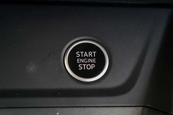 2025 Audi Q3 40 TFSI S line F3