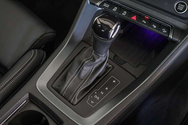 2025 Audi Q3 40 TFSI S line F3