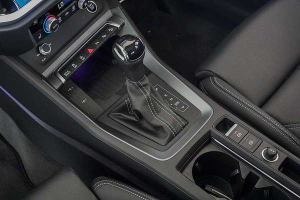 2025 Audi Q3 40 TFSI S line F3