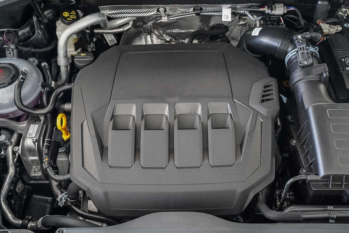 2025 Audi Q3 40 TFSI S line F3