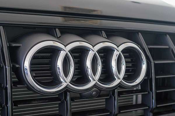 2025 Audi Q3 40 TFSI S line F3