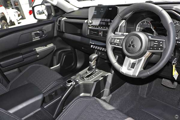 2025 Mitsubishi Triton GLX-R MV 4X4