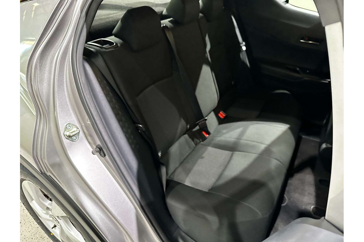 2018 Toyota C-HR  NGX10R