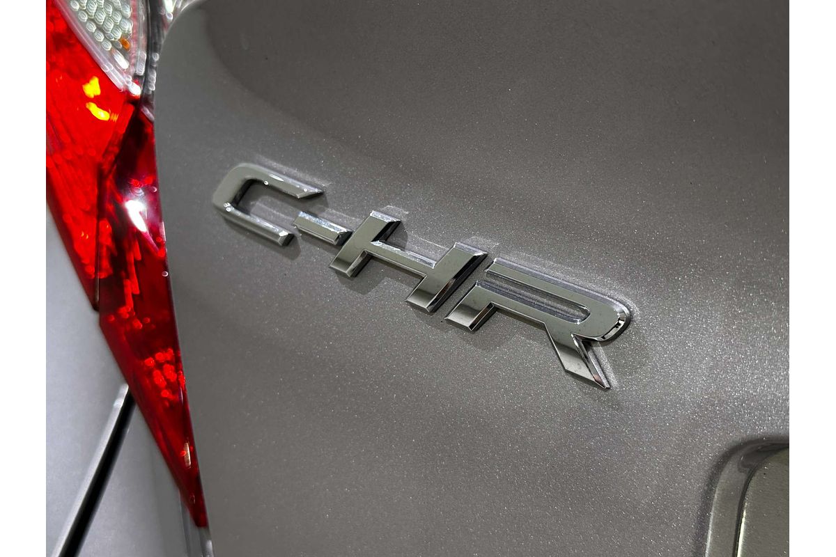 2018 Toyota C-HR  NGX10R