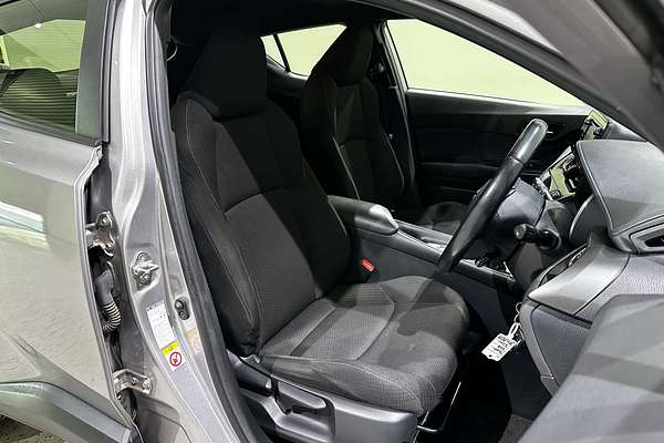 2018 Toyota C-HR  NGX10R