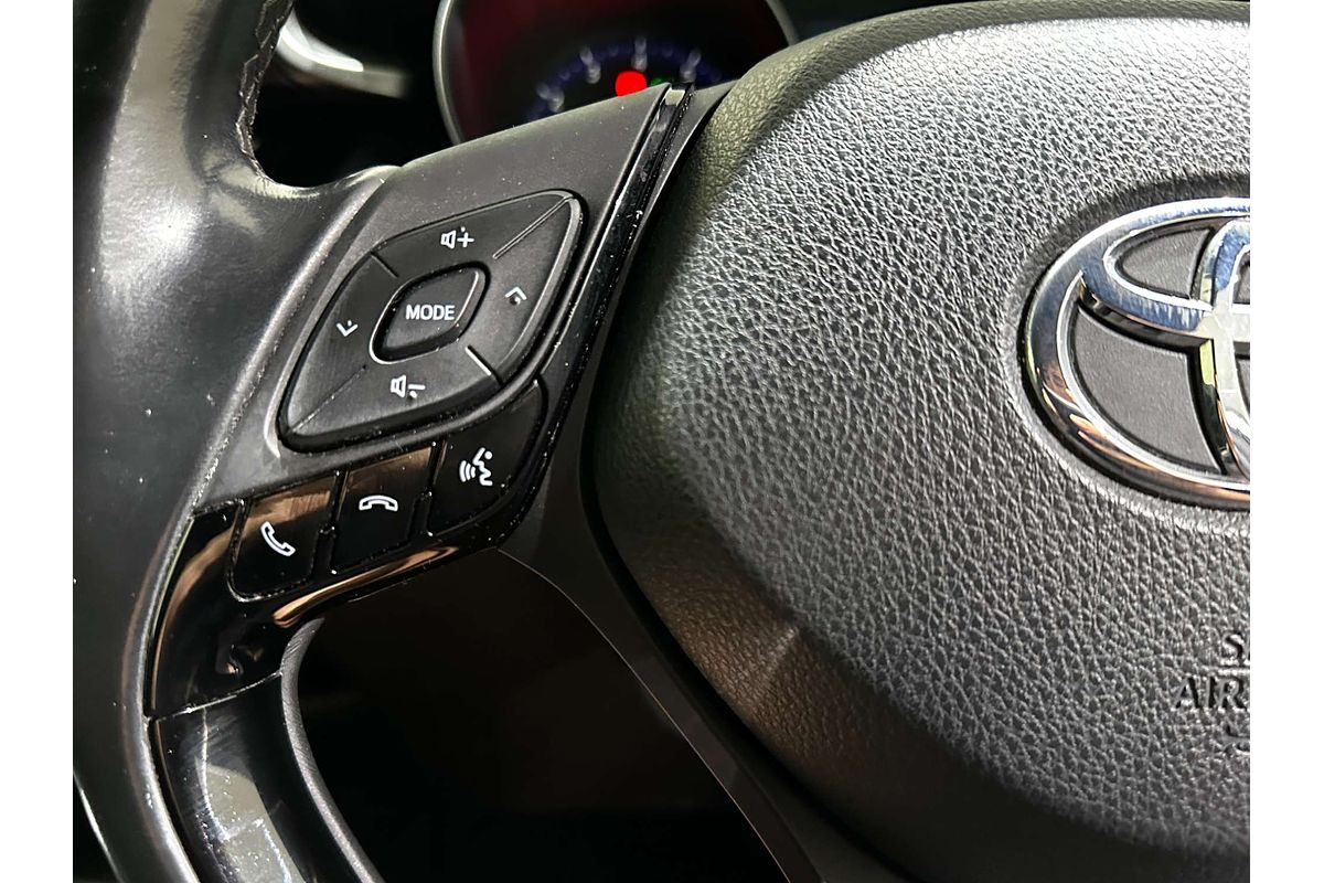 2018 Toyota C-HR  NGX10R