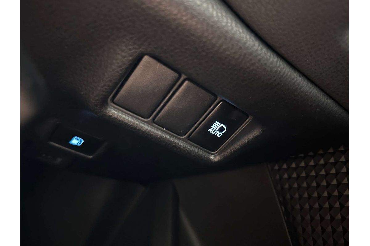 2018 Toyota C-HR  NGX10R