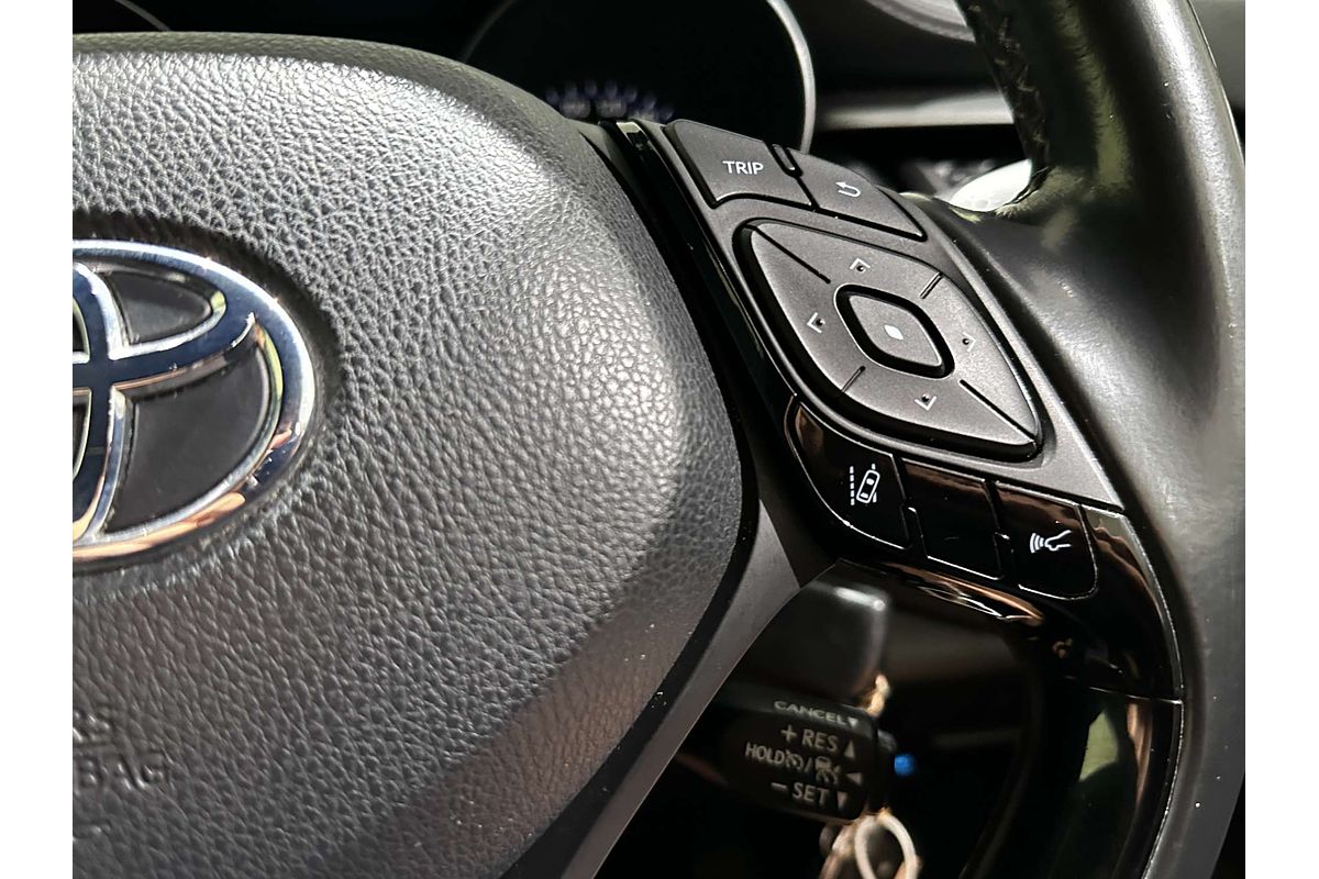 2018 Toyota C-HR  NGX10R