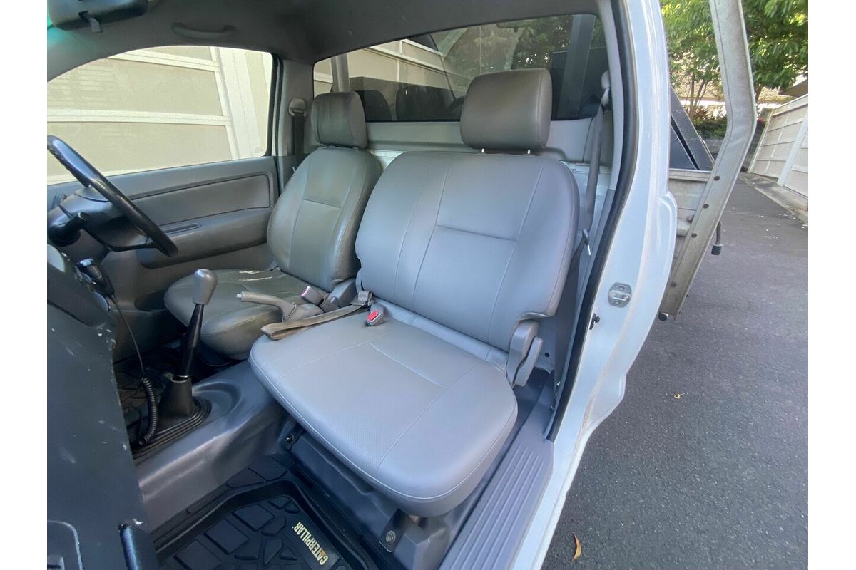 2005 Toyota Hilux Workmate TGN16R Rear Wheel Drive