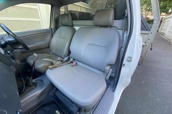 2005 Toyota Hilux Workmate TGN16R Rear Wheel Drive