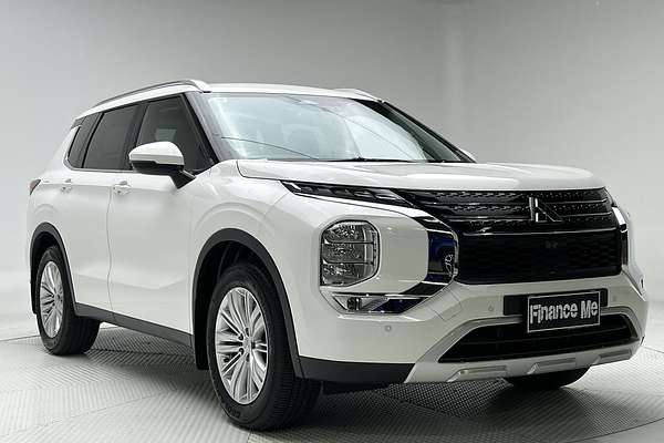 2024 Mitsubishi Outlander LS ZM