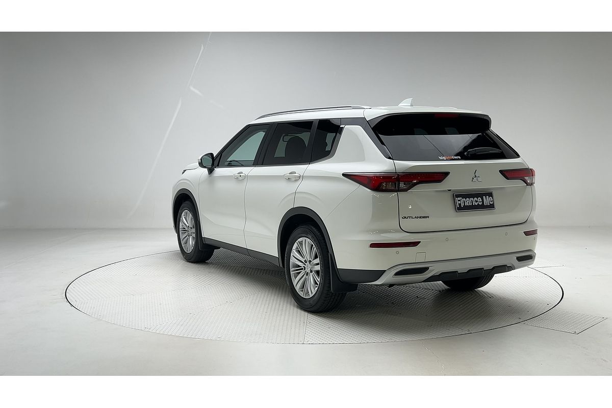 2024 Mitsubishi Outlander LS ZM