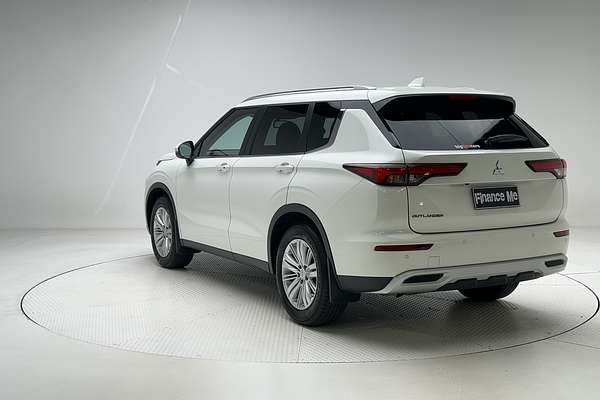 2024 Mitsubishi Outlander LS ZM