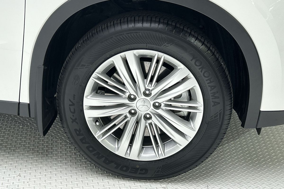 2024 Mitsubishi Outlander LS ZM