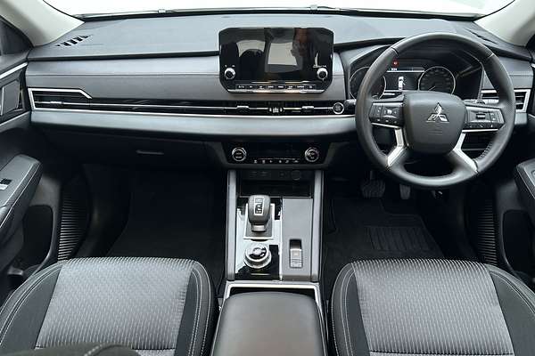 2024 Mitsubishi Outlander LS ZM