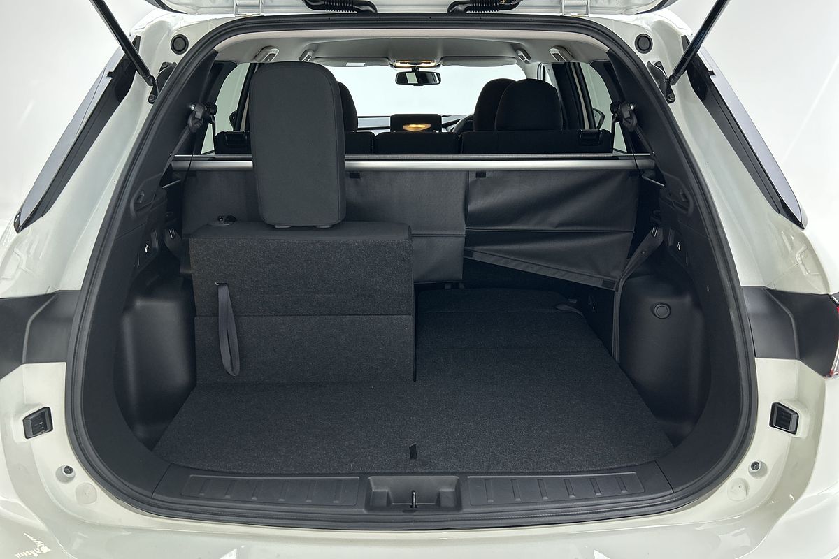 2024 Mitsubishi Outlander LS ZM