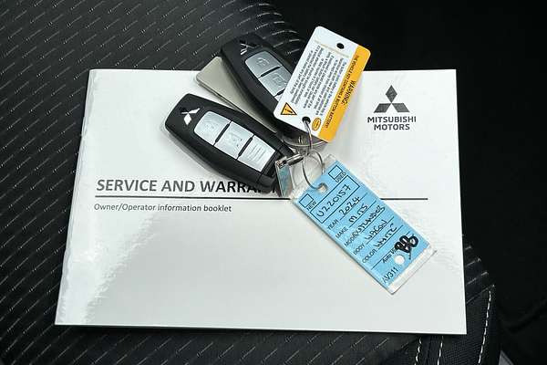 2024 Mitsubishi Outlander LS ZM