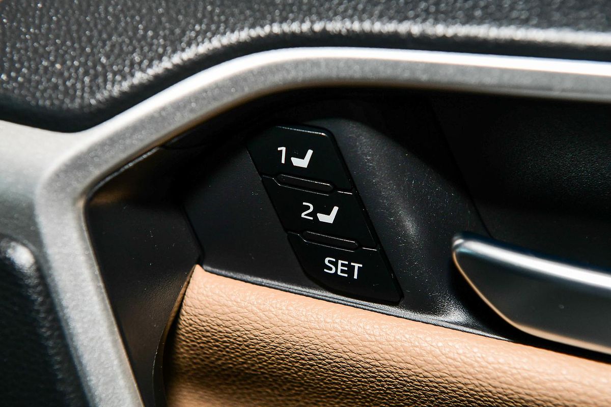 2019 Toyota RAV4 Cruiser AXAH54R