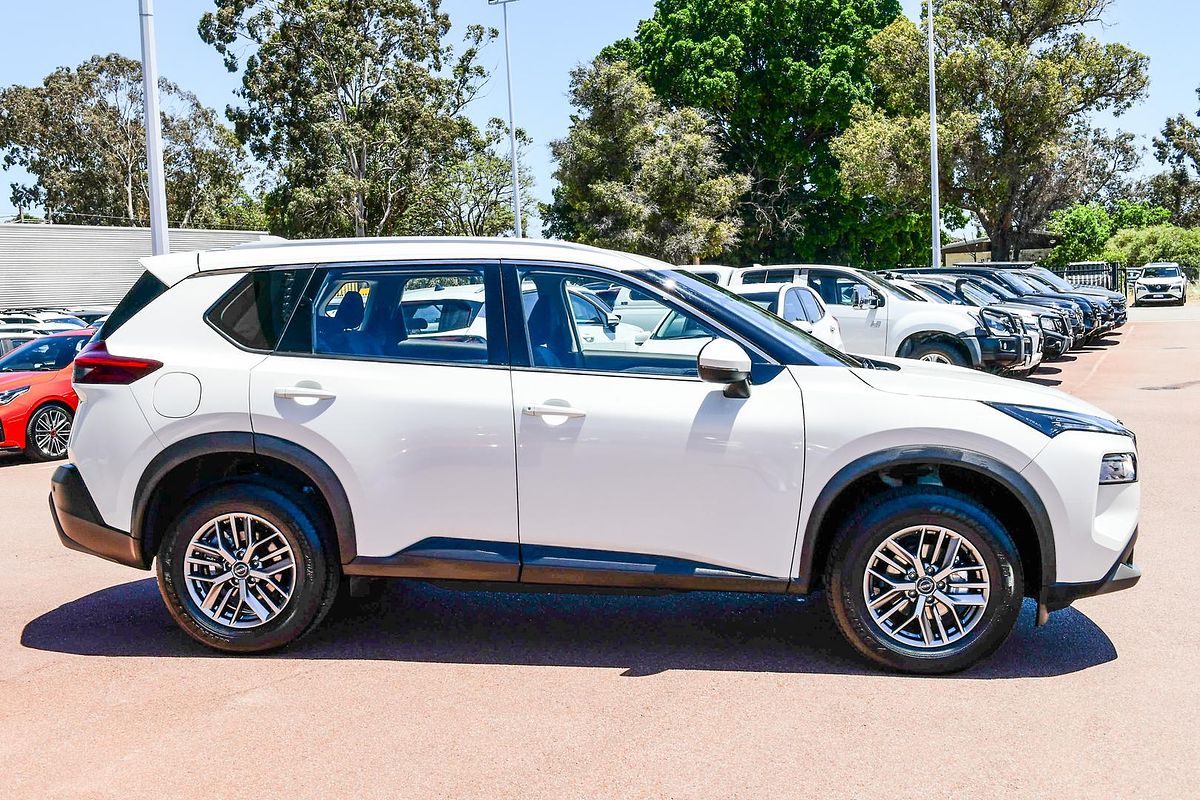 2024 Nissan X-TRAIL ST T33